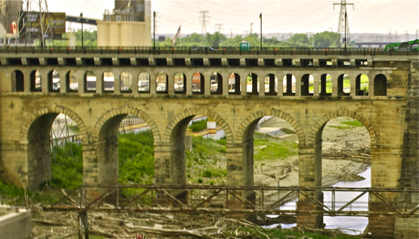 Bridge with many arches